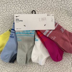 Womens Nike Everyday Dri-FIT Assorted No-Show Socks - Multi Color Pack